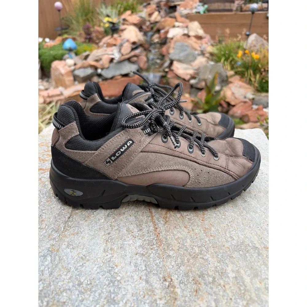 Lowa Tempest II Lo Mens Hiking Shoes Brown Suede Vibram Low Top US 9 EU 42